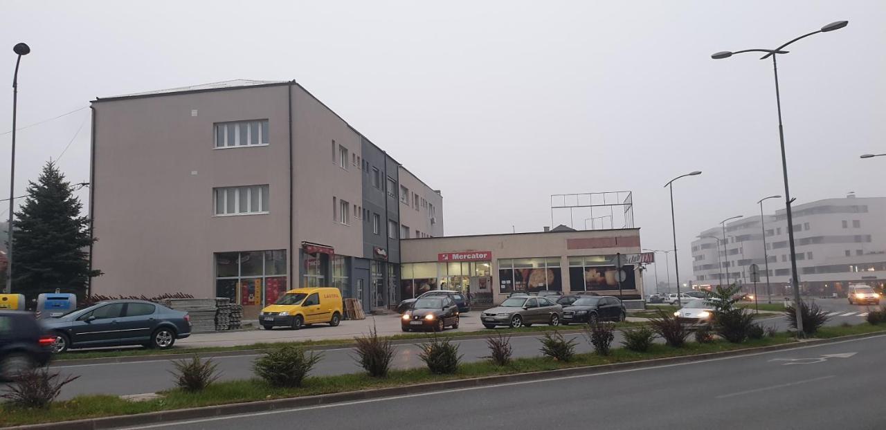 Apartament Trosoban Stan U Zenici Zenica Zewnętrze zdjęcie