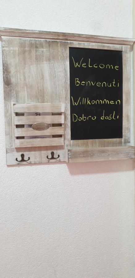 Apartament Trosoban Stan U Zenici Zenica Zewnętrze zdjęcie