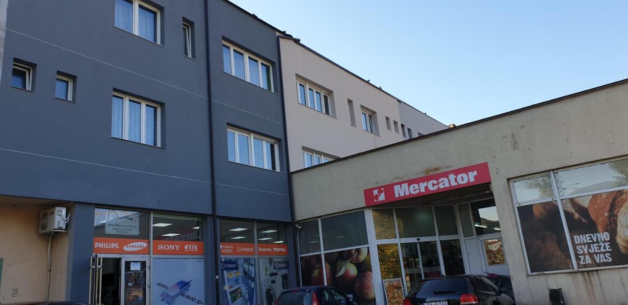 Apartament Trosoban Stan U Zenici Zenica Zewnętrze zdjęcie